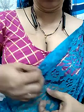 Snapshot of bhuvana555 chatting on 15, 1, 2025 bhuvana555 online show from 15, 1, 2025