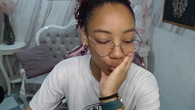 Violeth b online show from 4, 2, 2025