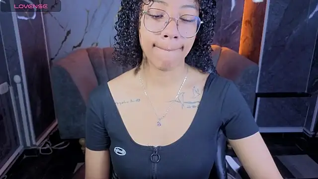 Snapshot of Violeth_b chatting on 10, 2, 2026 Violeth b online show from 10, 2, 2026