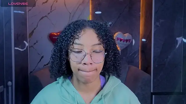 Snapshot of Violeth_b chatting on 11, 2, 2026 Violeth b online show from 11, 2, 2026