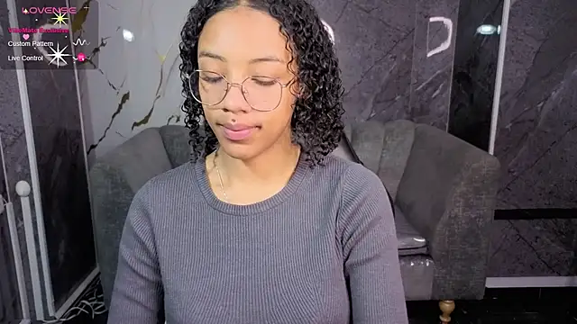 Snapshot of Violeth_b chatting on 21, 2, 2026 Violeth b online show from 21, 2, 2026