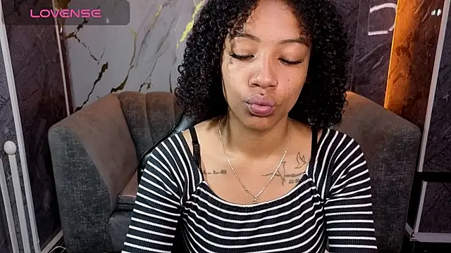 Snapshot of Violeth_b chatting on 28, 2, 2026 Violeth b online show from 28, 2, 2026