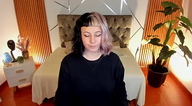 Amapola 07 online show from 4, 12, 2024