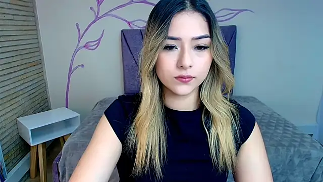 Snapshot of DahliaMoore chatting on 13, 12, 2024 DahliaMoore online show from 13, 12, 2024