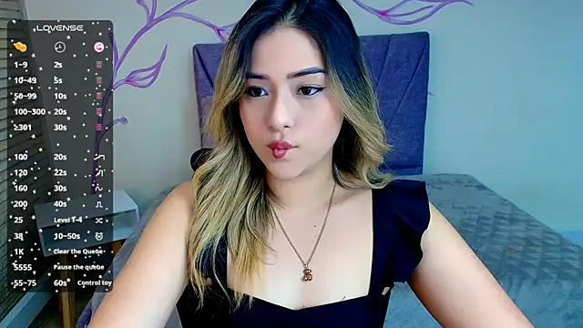 Snapshot of DahliaMoore chatting on 18, 12, 2024 DahliaMoore online show from 18, 12, 2024