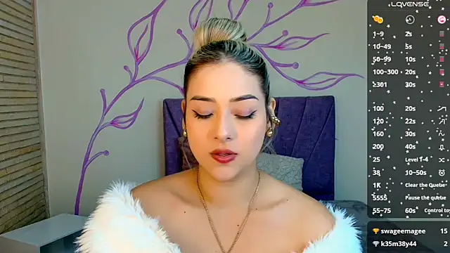Snapshot of DahliaMoore chatting on 27, 12, 2024 DahliaMoore online show from 27, 12, 2024