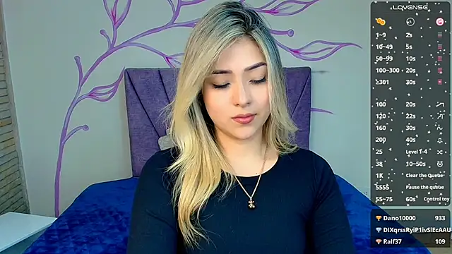 Snapshot of DahliaMoore chatting on 23, 1, 2025 DahliaMoore online show from 23, 1, 2025