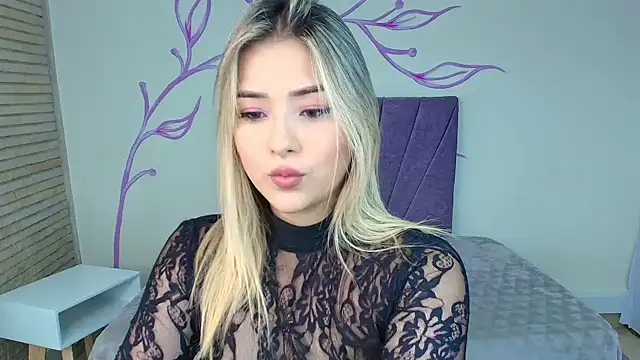 Snapshot of DahliaMoore chatting on 4, 2, 2025 DahliaMoore online show from 4, 2, 2025