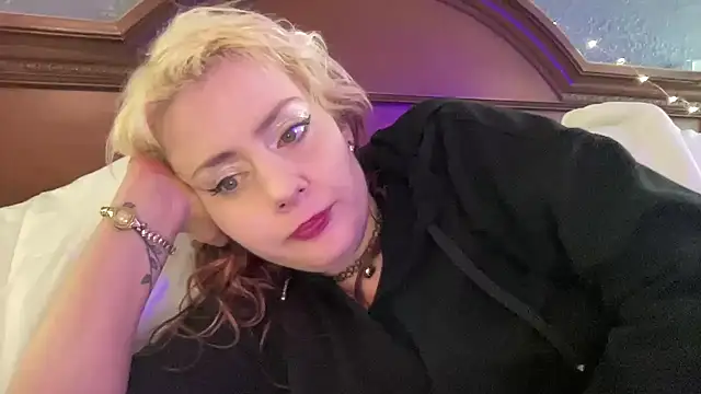 Snapshot of SkarlettRose96 chatting on 23, 4, 2026 SkarlettRose96 online show from 23, 4, 2026