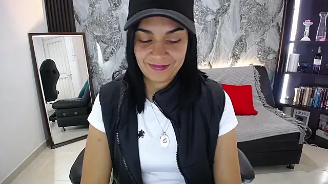 Carlota milf 30 online show from 19, 10, 2025