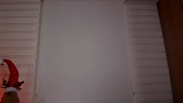 Snapshot of venusleroy_ chatting on 21, 12, 2024 venusleroy online show from 21, 12, 2024