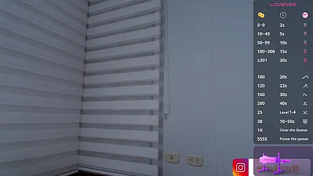 Snapshot of venusleroy_ chatting on 10, 2, 2025 venusleroy online show from 10, 2, 2025