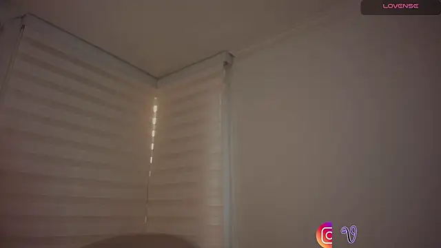 venusleroy  online show from 21, 10, 2025