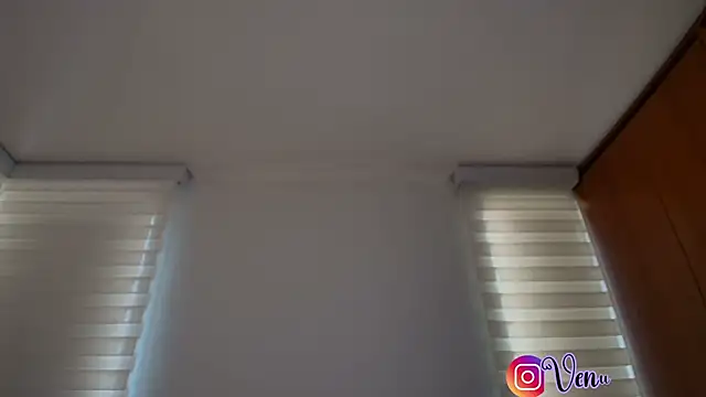 venusleroy  online show from 23, 11, 2025