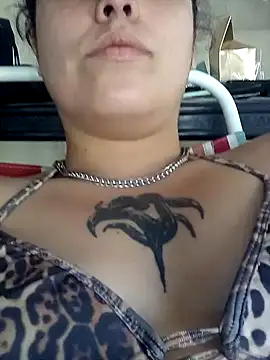 lucylovles online show from 17, 2, 2025