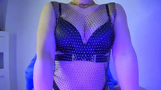 Snapshot of Sissy-Bee chatting on 1, 5, 2026 Sissy-Bee online show from 1, 5, 2026