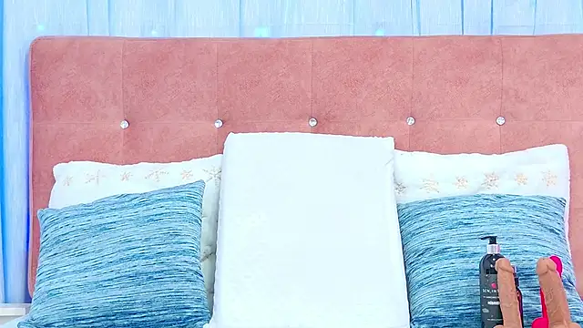 Snapshot of AlliciaKim chatting on 15, 10, 2025 AlliciaKim online show from 15, 10, 2025