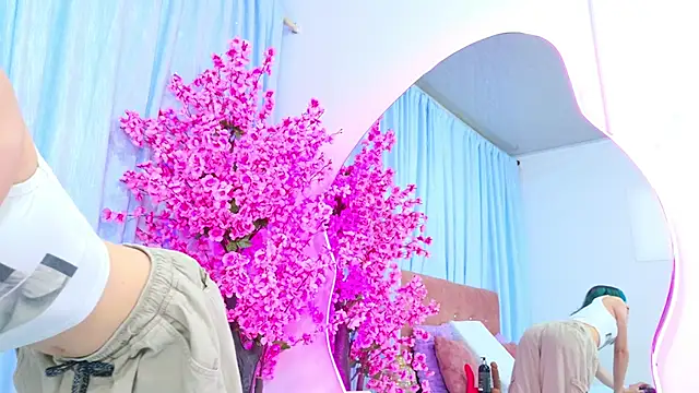 Snapshot of AlliciaKim chatting on 2, 12, 2025 AlliciaKim online show from 2, 12, 2025