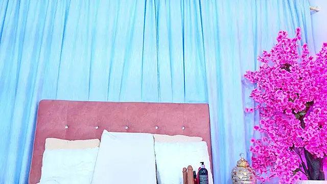 Snapshot of AlliciaKim chatting on 17, 12, 2025 AlliciaKim online show from 17, 12, 2025