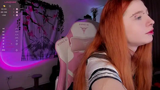 Snapshot of ScarletRos3 chatting on 5, 12, 2024 ScarletRos3 online show from 5, 12, 2024