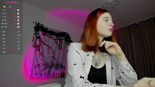 Snapshot of ScarletRos3 chatting on 9, 1, 2025 ScarletRos3 online show from 9, 1, 2025