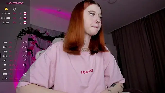 Snapshot of ScarletRos3 chatting on 17, 2, 2025 ScarletRos3 online show from 17, 2, 2025