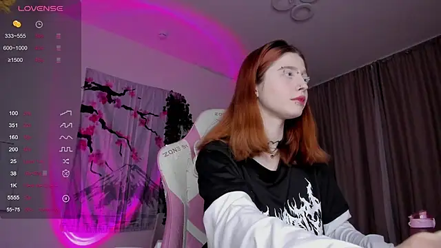 Snapshot of ScarletRos3 chatting on 28, 2, 2025 ScarletRos3 online show from 28, 2, 2025