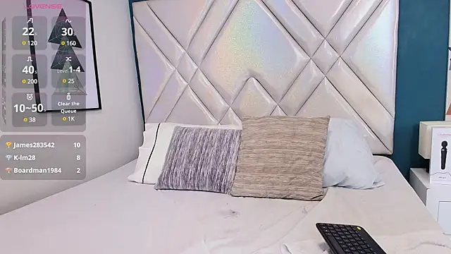 Snapshot of Lana-Gross chatting on 5, 2, 2025 Lana-Gross online show from 5, 2, 2025