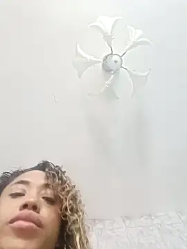 Snapshot of Lana-Gross chatting on 25, 9, 2025 Lana-Gross online show from 25, 9, 2025