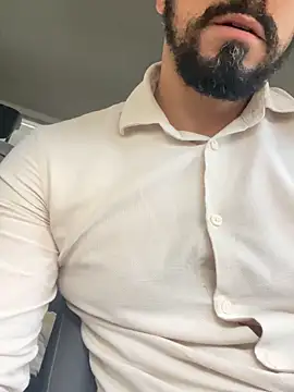 Snapshot of Edbero chatting on 13, 10, 2025 Edbero online show from 13, 10, 2025