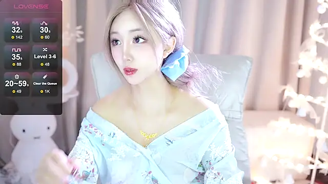 Snapshot of UUKiss_ chatting on 7, 2, 2025 UUKiss online show from 7, 2, 2025