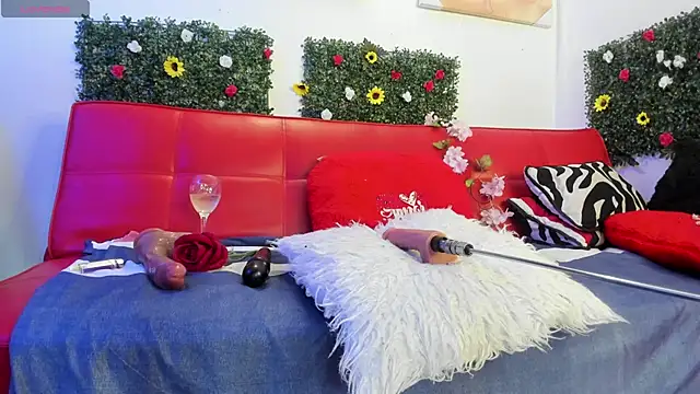 Snapshot of Venus_R0se chatting on 1, 12, 2024 Venus R0se online show from 1, 12, 2024