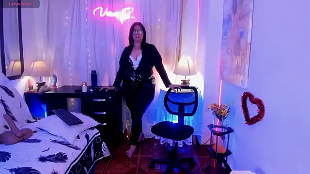 Snapshot of Venus_R0se chatting on 1, 7, 2026 Venus R0se online show from 1, 7, 2026