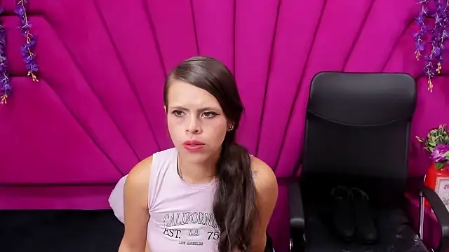 Mariana Benett online show from 29, 1, 2025