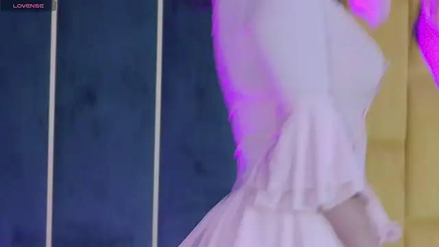 Snapshot of GiuliaHarvey chatting on 11, 11, 2025 GiuliaHarvey online show from 11, 11, 2025