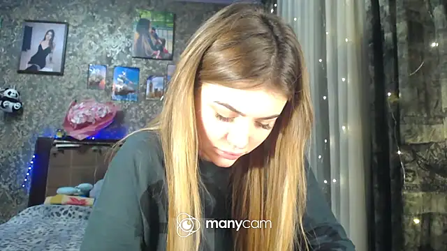 Snapshot of BonnyShy chatting on 8, 12, 2024 BonnyShy online show from 8, 12, 2024