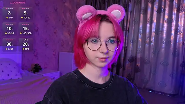 Nora Failure online show from 13, 9, 2025