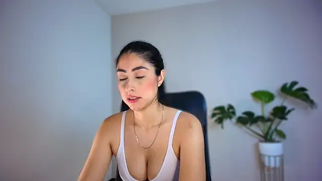 auroracaruso11 online show from 9, 2, 2026