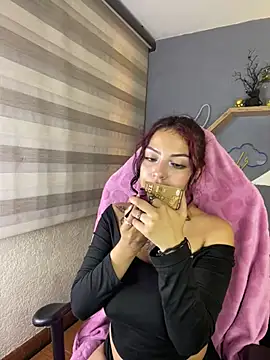 Snapshot of Liittleluaa_ chatting on 12, 2, 2025 Liittleluaa online show from 12, 2, 2025