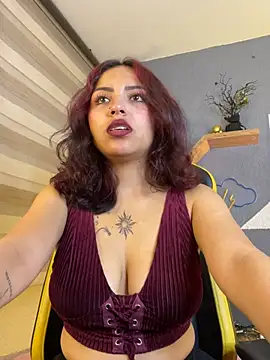 Snapshot of Liittleluaa_ chatting on 22, 2, 2025 Liittleluaa online show from 22, 2, 2025