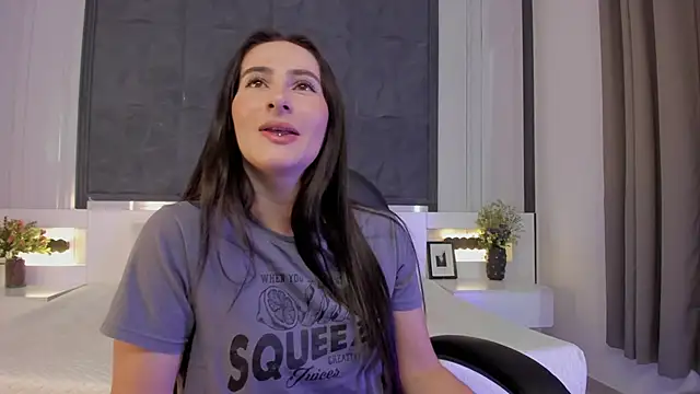 SaraGomez1 online show from 22, 2, 2026