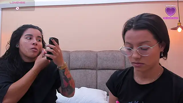 Dilan y Mia online show from 23, 12, 2024