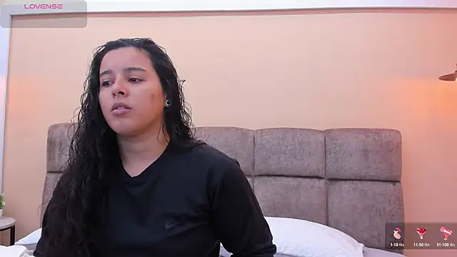 Dilan y Mia online show from 9, 1, 2025