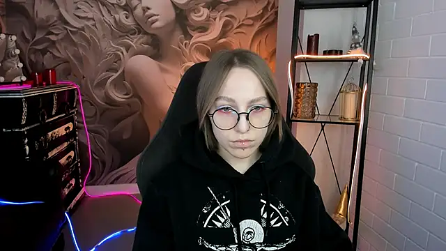 AphexQueen online show from 2, 2, 2025