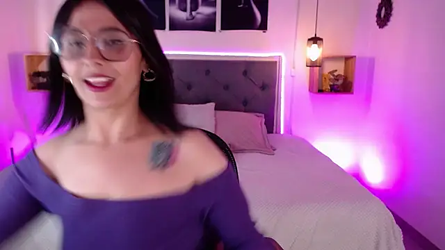 Snapshot of emily_leinner chatting on 30, 9, 2025 emily leinner online show from 30, 9, 2025