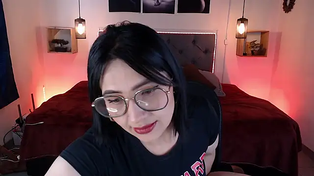 Snapshot of emily_leinner chatting on 8, 11, 2025 emily leinner online show from 8, 11, 2025