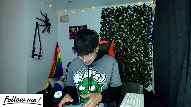 twink sebas  online show from 18, 1, 2025