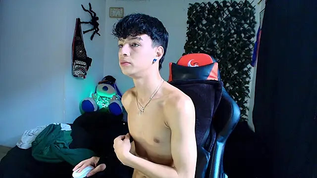 twink sebas  online show from 9, 2, 2025