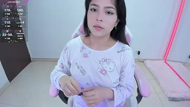 Snapshot of misshoneyxxx chatting on 7, 12, 2024 misshoneyxxx online show from 7, 12, 2024