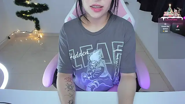 Snapshot of misshoneyxxx chatting on 19, 12, 2024 misshoneyxxx online show from 19, 12, 2024